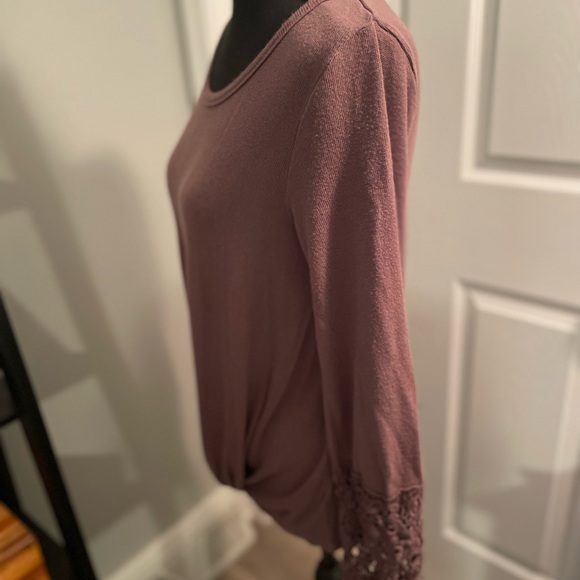 Daytrip long crochet sleeve knotted from knit top in plum size xs - Picture 6 of 6